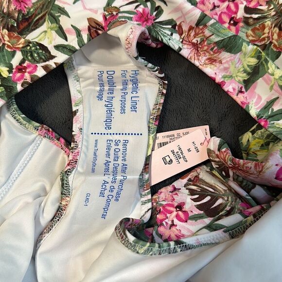 VICTORIA'S SECRET Essential Wicked One-Piece Swimsuit Size Medium NWT - Picture 11 of 13